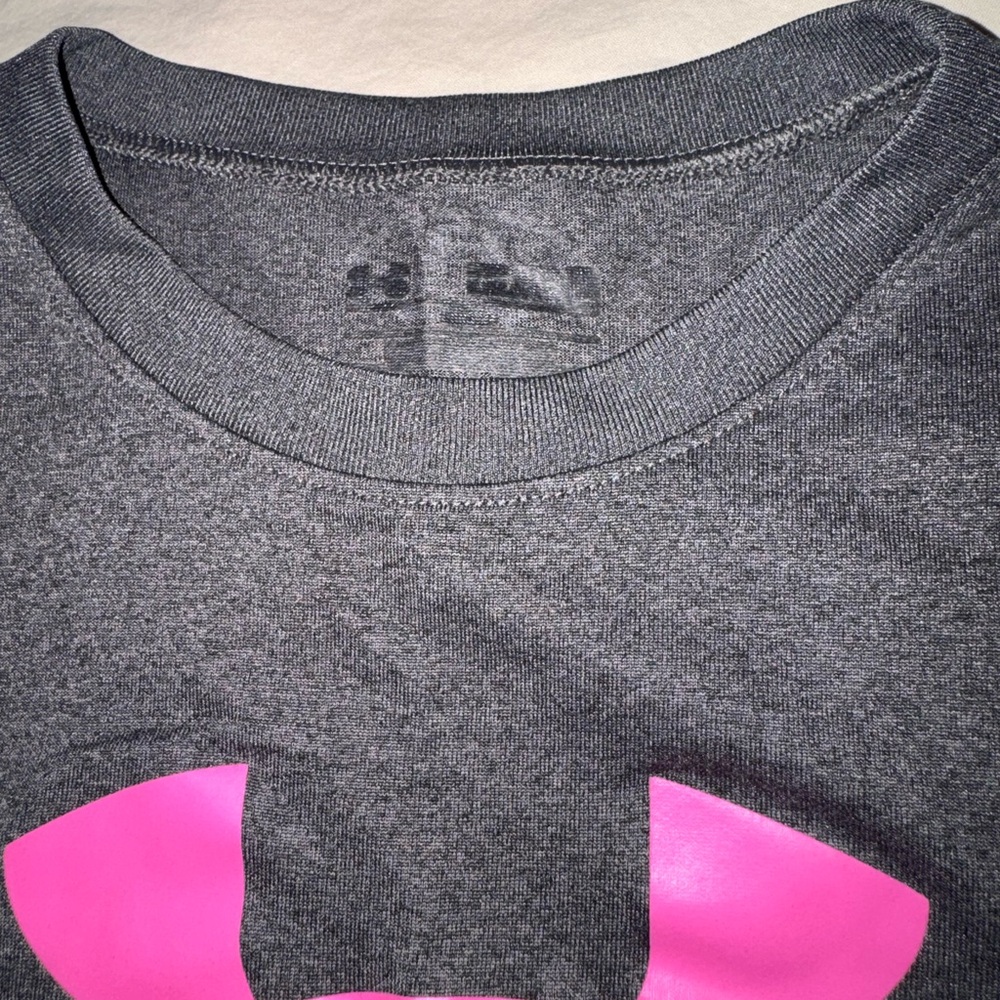 Under Armour Charcoal Tee with Vibrant Pink Emblem - Picture 2 of 3